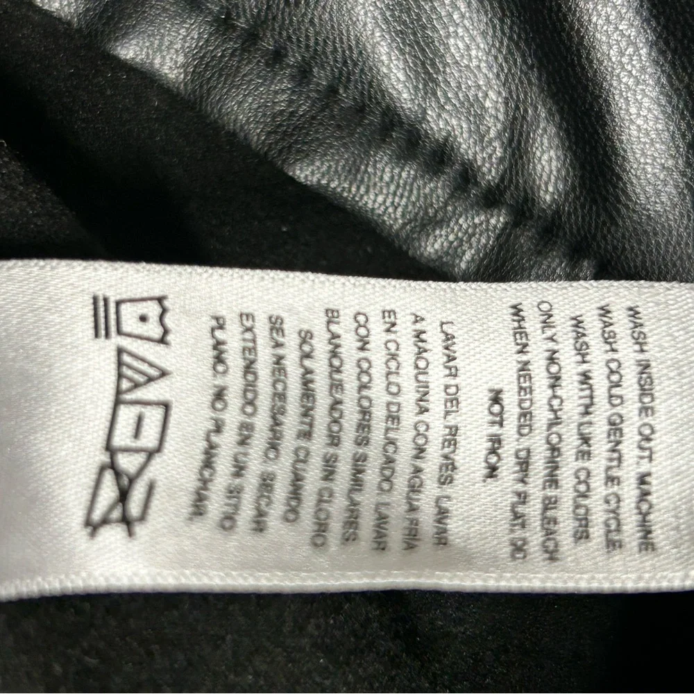 Women’s small faux leather stretch pants - Picture 9 of 9